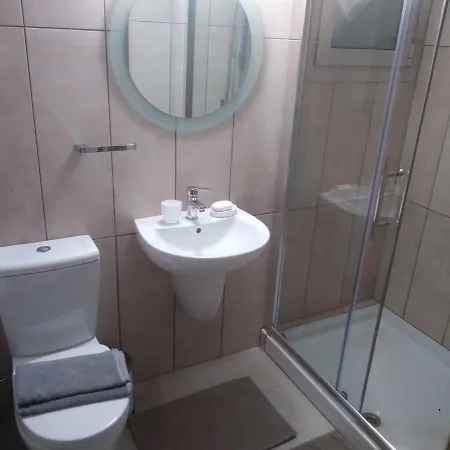 Palm Tree Apts Apartman