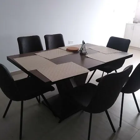 Palm Tree Apts Daire