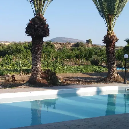 Palm Tree Apts Апартаменты Аргака
