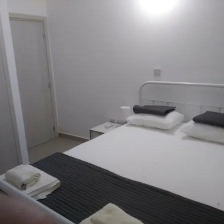 Daire Palm Tree Apts Argaka