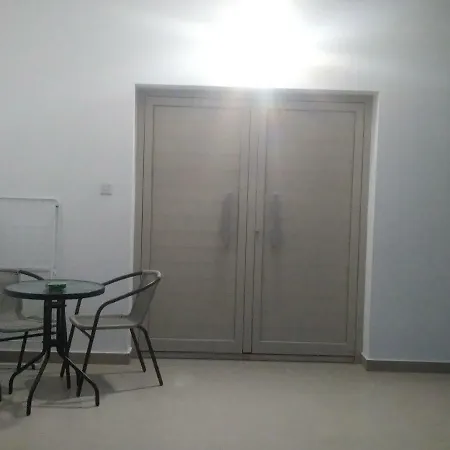 Daire Palm Tree Apts Argaka